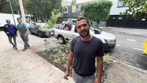 Los Supercívicos documentando una situación en la calle